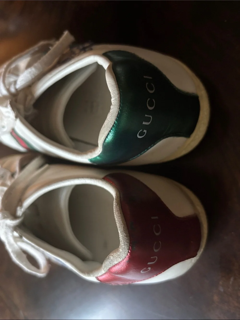 Gucci White Leather Sneakers with Green and Red Stripe